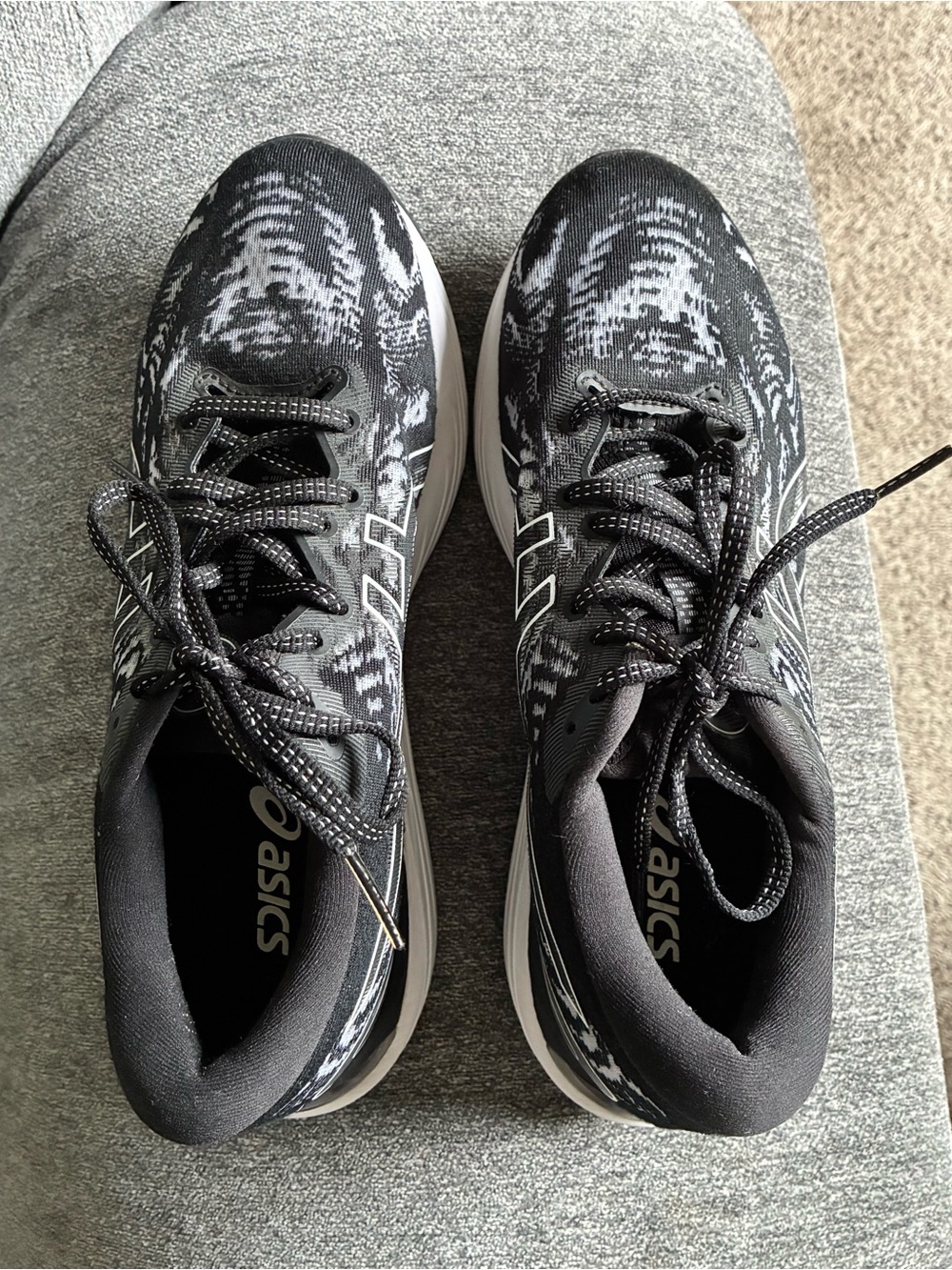 NWOT ASICS Gel Cumulus Women’s Shoes size 9